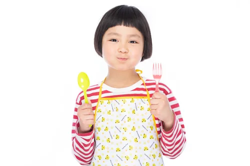 偏食に悩む発達障がいの子どもと困る母親